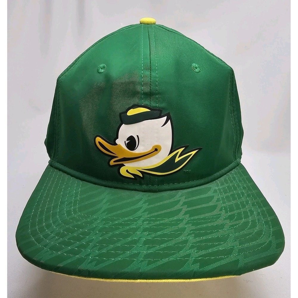 Nike *RARE* Oregon Fighting Ducks Textured Bill Snapback Hat FA16 Green Yellow
